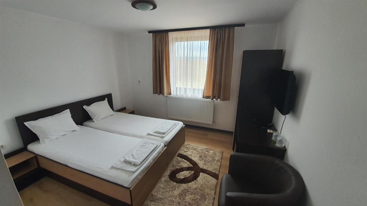 Семеен Хотел-Ресторант Етно Чакала Sevlievo Exterior photo