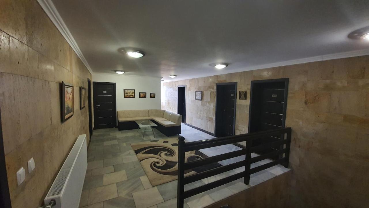 Семеен Хотел-Ресторант Етно Чакала Sevlievo Exterior photo